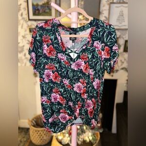 🖤Bobeau Floral Short Sleeve Top - Green and Pink